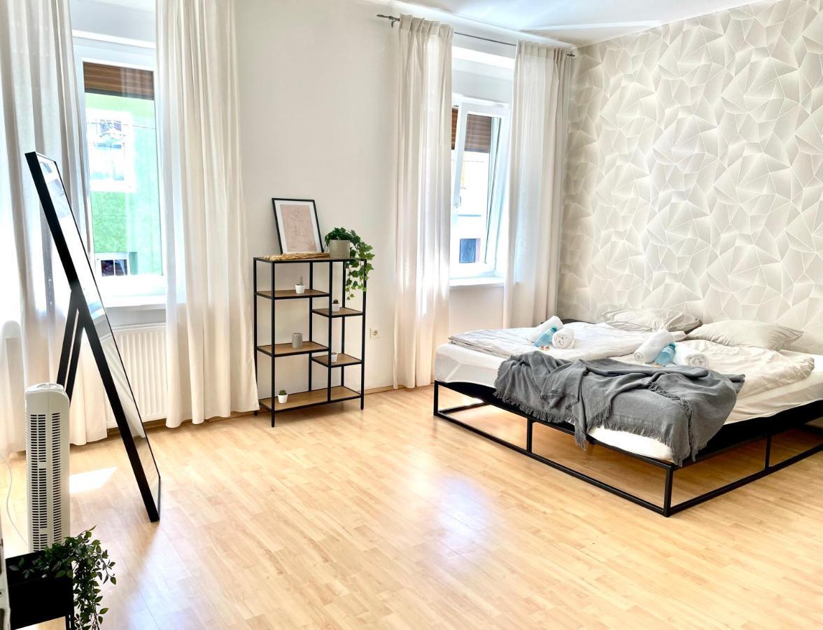 Central Comfy Apartment - Self Check-In Graz Exteriör bild